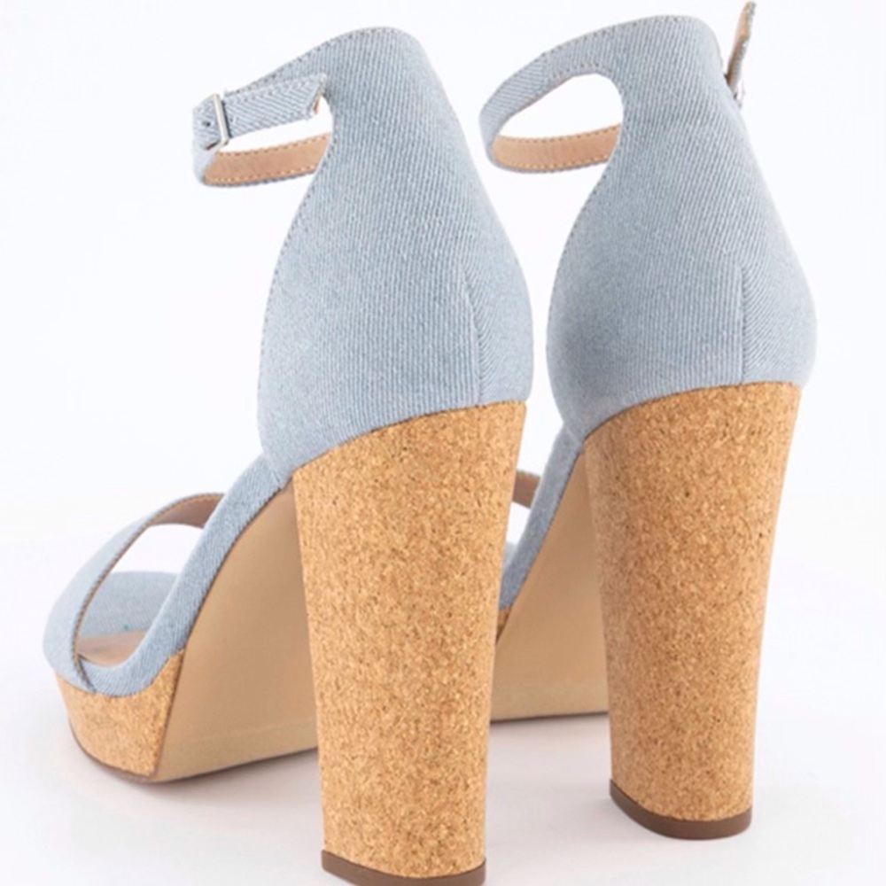 Madden Girl
Women's Suzy C Denim Sandals, Denim Blue Size 9.5 - Picture 2 of 16